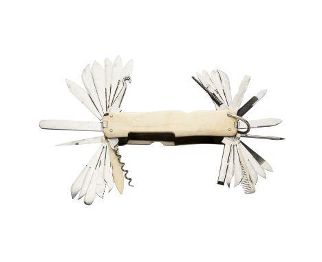 ◉ A LARGE MULTI-BLADED COACHKNIFE FOR EXHIBITON, GEORGE WOSTENHOLM & SONS, SHEFFIELD, LATE 19TH CENTURY with thirty two finel