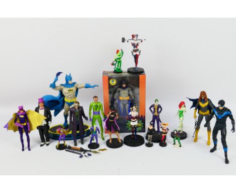 DC Comics - Neca - McFarlane - Others - A mainly loose gathering of action figures and figurines in various scales. Lot inclu