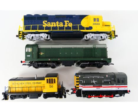 Bachmann - 4 x unboxed OO gauge locomotives including a Santa Fe EMD SD40-2, a Class 20 in BR green, a GE58 70 Ton in Bethleh