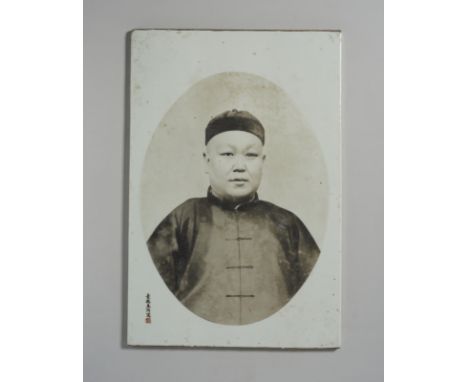 Porcelain plaque with portrait of a man. China, Republic period, 20th century.Cm 29,50 x 44,00