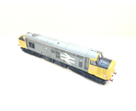 A Bachmann Class 37/5 Diesel 37693 Railfreight with Sound.DCC. Boxed.