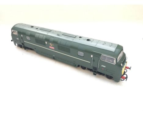 A Bachmann Class 42 Warship Diesel BR Green D818 'Glory' Boxed. #32-059