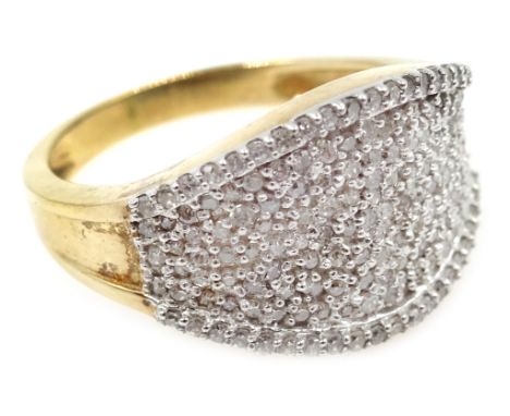 9ct gold diamond pave set ring, hallmarked  Condition Report & Further Details Approx 4.3gm, size O-PClick here for further i