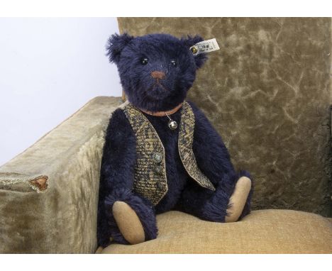 A Steiff limited edition replica 1998 Teddy Bear 1909, dark blue 35, 5596 of 7000 in with certificate and original box ( slig