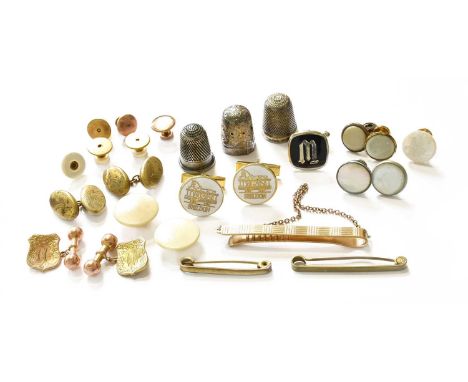 A Small Quantity of Jewellery, including a 9 carat gold tie pin; a pair of cufflinks, stamped '9CT'; together with various ot