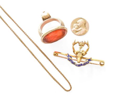 A Small Quantity of Jewellery, including a 9 carat gold box link chain, length 49cm; an intaglio seal, the oval hardstone eng