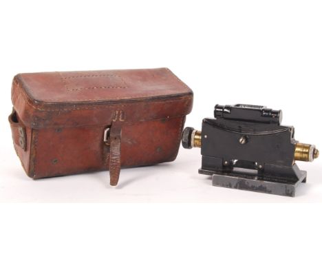 An original WWI First World War ' Case Clinometer Vickers .303 Gun Mark II. T. French &amp; Son Ltd, 1918 '. Military arrow m