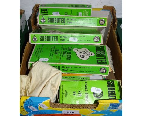 Various Subbuteo figures, etc.