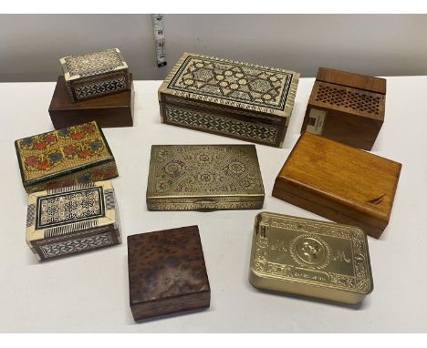 A selection of vintage boxes including inlaid examples with a reproduction Princess Mary tin with WWI commemorative King's sh