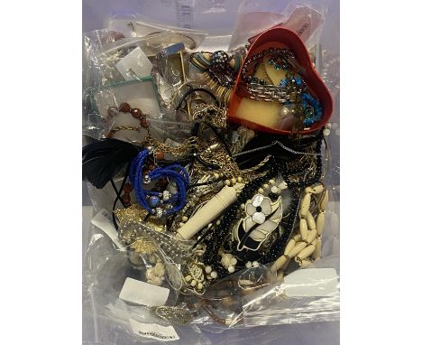 A selection of vintage costume jewellery