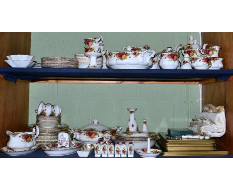 Royal Albert 'Old Country Roses' extensive tea/dinner service (two shelves)