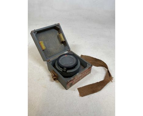 A WWll RAF aircraft compass GA/1672.