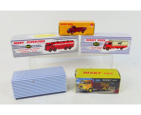 Atlas Editions - Five boxed Atlas Editions 'Dinky Toys'. Lot includes Dinky Toys #588 Plateau Brasseur Berliet; #943 Leyland 