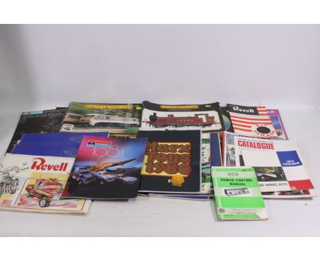 Bandai, Palitoy, Revell, Hornby, Other - A large collection of toy model catalogues - Lot includes a Bandai 1978 Catalogue. A