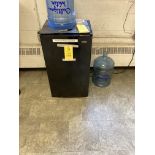 RCA minifrig, 19 in w x 33 in hgt Rigging Fee $27.5