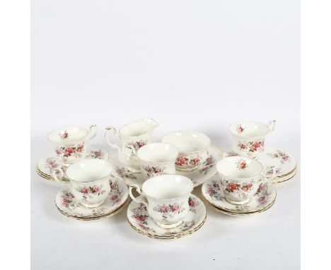 Royal Albert 'Lavender Rose' pattern tea and cake service for 6 people 