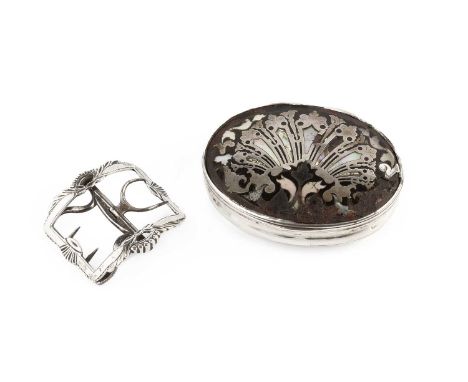 A Georgian silver oval snuff box, the tortoiseshell inset top inlaid with silver and mother o'pearl decoration, the underside