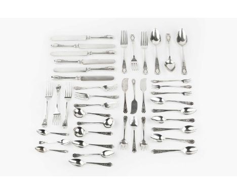 A service of American silver flatware, the angular handles with laurel wreath decoration, comprising 3 table spoons, 6 table 