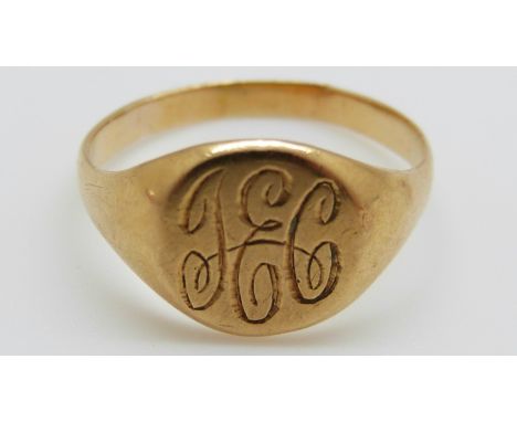 A yellow metal signet ring, 3.4g (size L/M) 