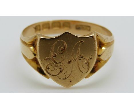 An 18ct gold signet ring, Birmingham 1902, 4.3g (size Q)