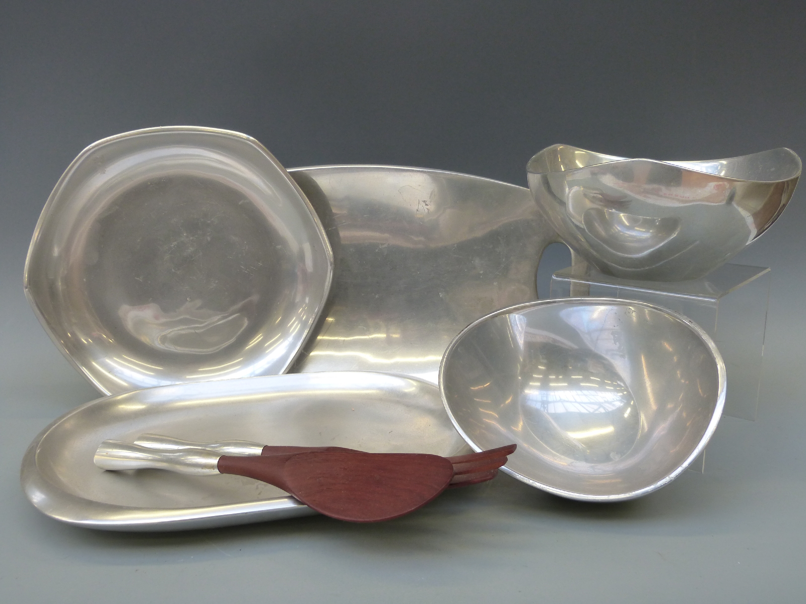 A quantity of Nambe retro aluminium ware, largest length 47cm