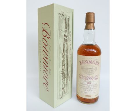 Bowmore Distillery 1969 Islay single malt Scotch whisky, 75cl, 43% vol, in original box. 