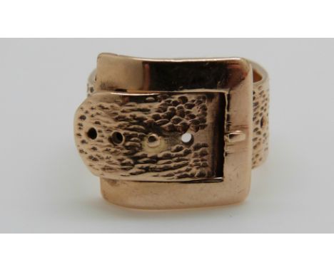 A 14ct gold buckle ring, 4.6g (approximate size K) 