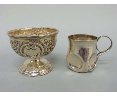 A hallmarked silver novelty miniature bowl, Birmingham 1933, diameter 6.5cm and an Edward VII silver dimple mug, Birmingham 1