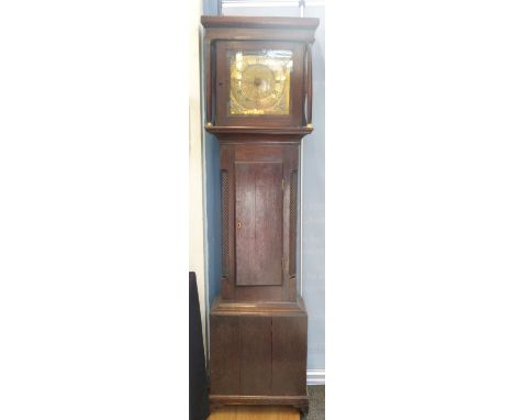 An early / mid 19thC 30 hour duration oak longcased clock, the 10¼ inch brass Roman dial on 12¼ inch back plate with Arabic m