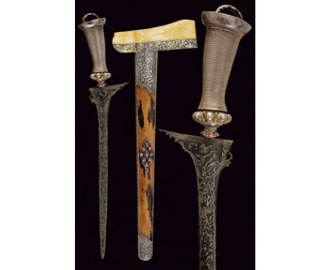 dating: Mid 19th Century provenance: Bali, Straight, smooth double-edged blade, of lenticular section, in fine pamor, chisell