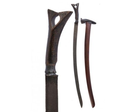dating: End of 19th beginning of 20th Century provenance: Sumatra, Curved, single-and false-edged blade, with rear groove, su