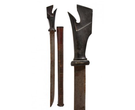 dating: Second half of the 19th Century provenance: Sulawesi, Straight, single-edged blade, in fine pamor. Horn, embossed gri