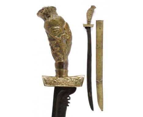 dating: circa 1900 provenance: Giava, Single-and false-edged blade, in fine pamor, base chiselled with a dragon and short gro