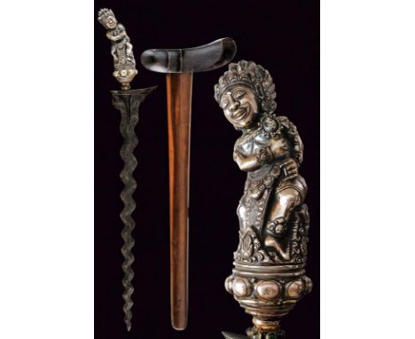 dating: 1920 - 1930 provenance: Bali, Richly undulated double-edged blade, in pamor, with chiselled and grooved base. Ukiran 