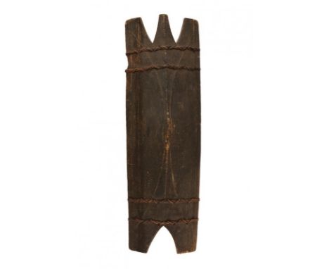 dating: early 20th Century provenance: Indonesia, In light wood, of rectangular shape, upper and lower parts chiselled with t