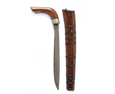 dating: First half of the 20th Century provenance: Giava, Single-edged blade, in pamor. Wooden grip with white metal ring-nut