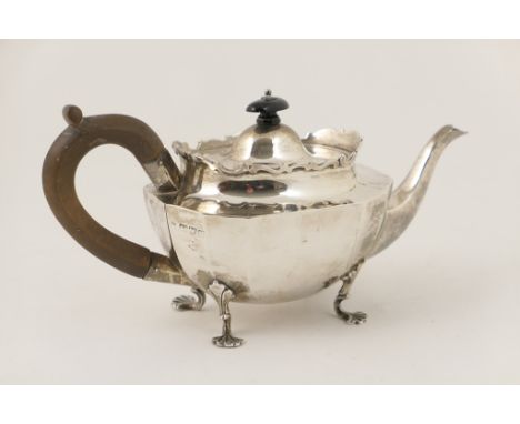 Edwardian silver bachelor's teapot, Chester 1901, plain faceted form with a shaped collar, hinged cover with ebony finial and