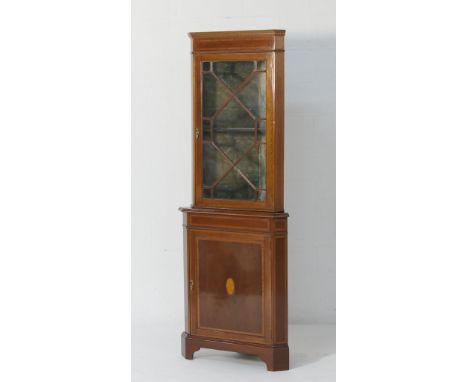 Late Victorian mahogany and satinwood inlaid free standing corner display cabinet, circa 1900, the top with a dentil inlaid c