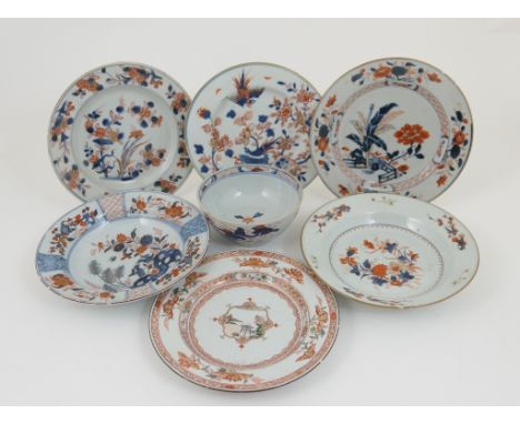 Chinese Imari bowl, Qianlong (1735-96), 14.5cm diameter; also three Chinese Imari plates, Kangxi (1662-1722), 22.5cm diameter