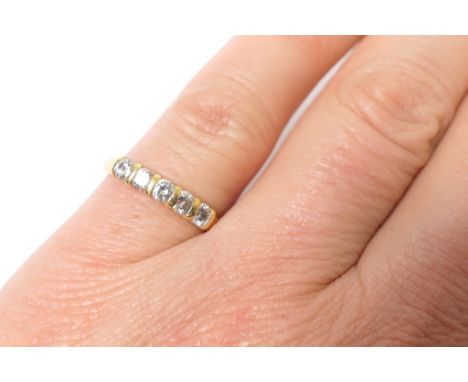 Diamond five stone ring, brilliant cut stones set in a line, total diamond weight approx. 0.5ct, all set in 18ct yellow gold,