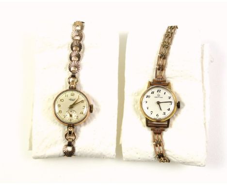 9ct gold Lady's Accurist 21 jewels, anti-magnetic wristwatch, with arabic numerals on a champagne dial and subsisdiary second