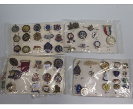 COLLECTION OF ENAMEL BADGES AND BAG OF ODDMENTS