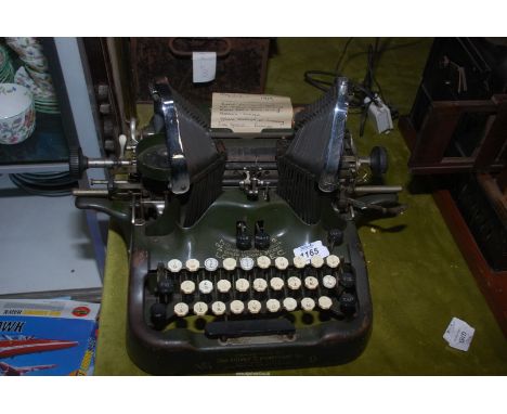 A vintage typewriter by Oliver Typewriter Co' Ltd Chicago, USA 844312 =1919, some parts missing.