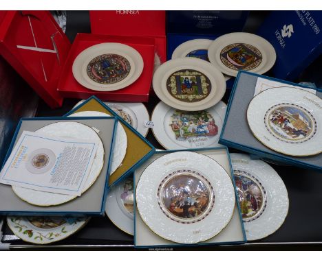 A quantity of boxed Christmas plates including Coalport, Royal Worcester etc.