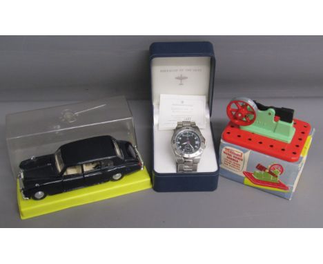 Dinky 152 Rolls Royce Phantom V Limousine INJ 483D number plate with chauffer and passengers - Defender of the Skies Gents wa