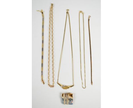 A group of gold jewellery comprising a 9ct yellow gold open link chain necklace, length 45.5cm, and a flat link bracelet, len