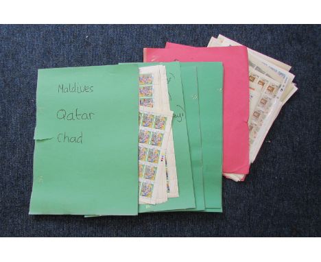Russia - range of complete sheets from c1964/65 and 1976. High cat value. Plus some sheets from Qatar, Chad, Maldives, etc. G