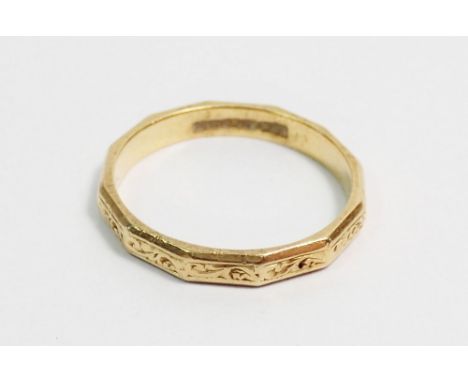 A 9ct gold engraved and faceted wedding ring, size L, 2.5g 