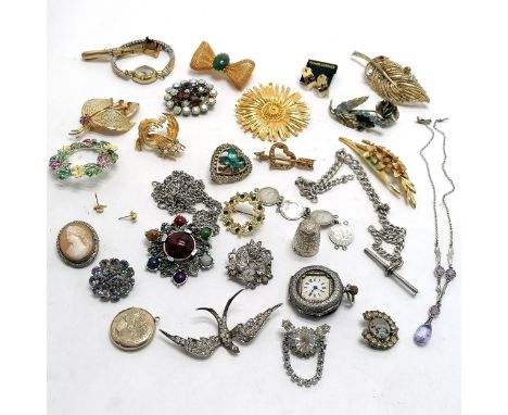 Qty of jewellery inc some antique, silver necklet, 800 silver bird brooch, Charles Horner dorcas thimble, silver albert chain