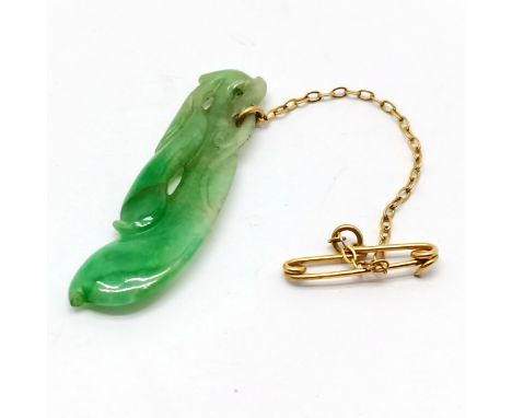 Hand carved Chinese jade vegetable pendant (37mm) with gilt metal safety chain